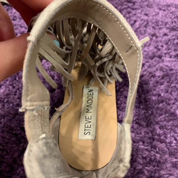 Steve Madden suede tan fringe sandals - Picture 3 of 5